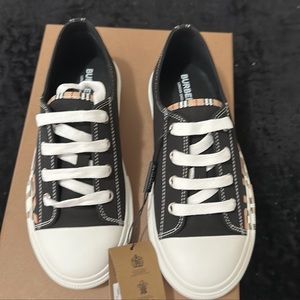 Brand new Burberry (UNISEX) kids sneakers